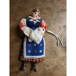 BEAUTIFUL VINTAGE collectable  DOLL 8in